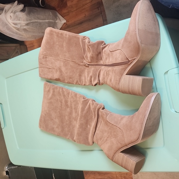 Universal Thread Boots - Picture 2 of 4